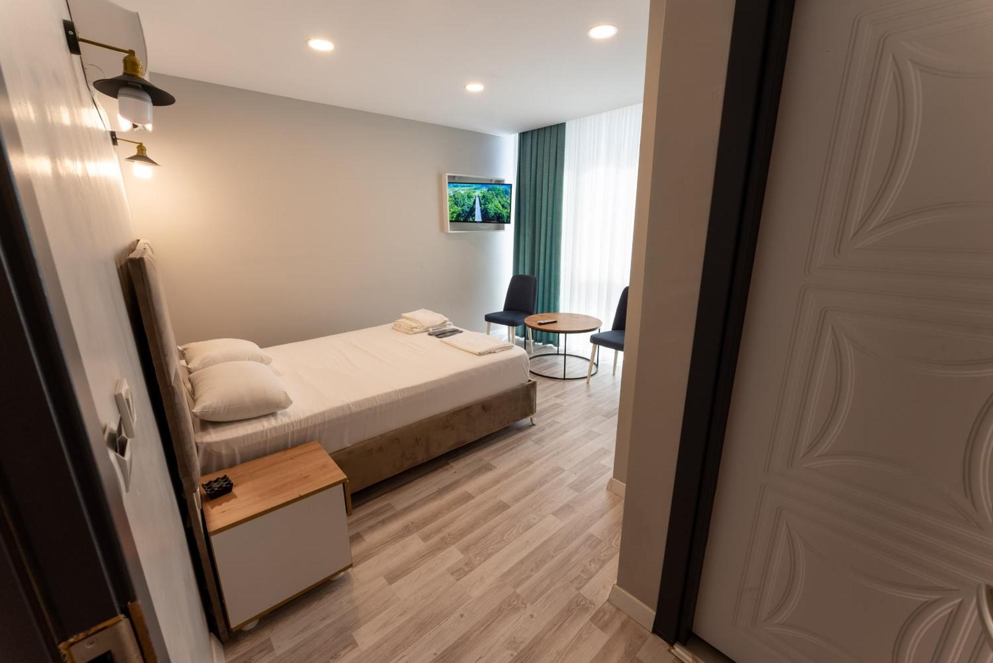 Lacasa Royal Hotel 3*