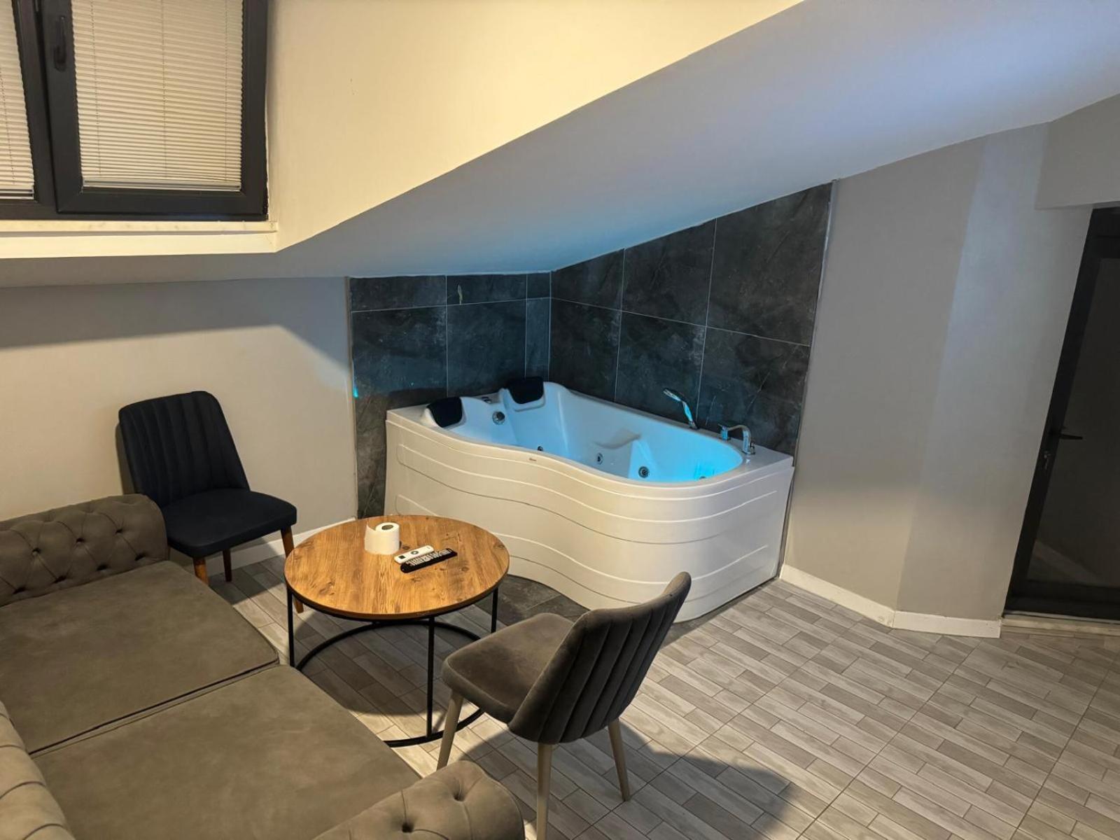 Lacasa Royal Otel