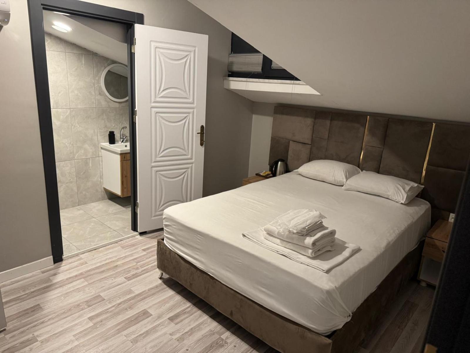 Otel Lacasa Royal